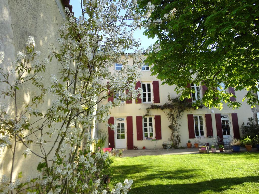 Bed and Breakfast Le Logis De La Poupeliere Vouhé Esterno foto