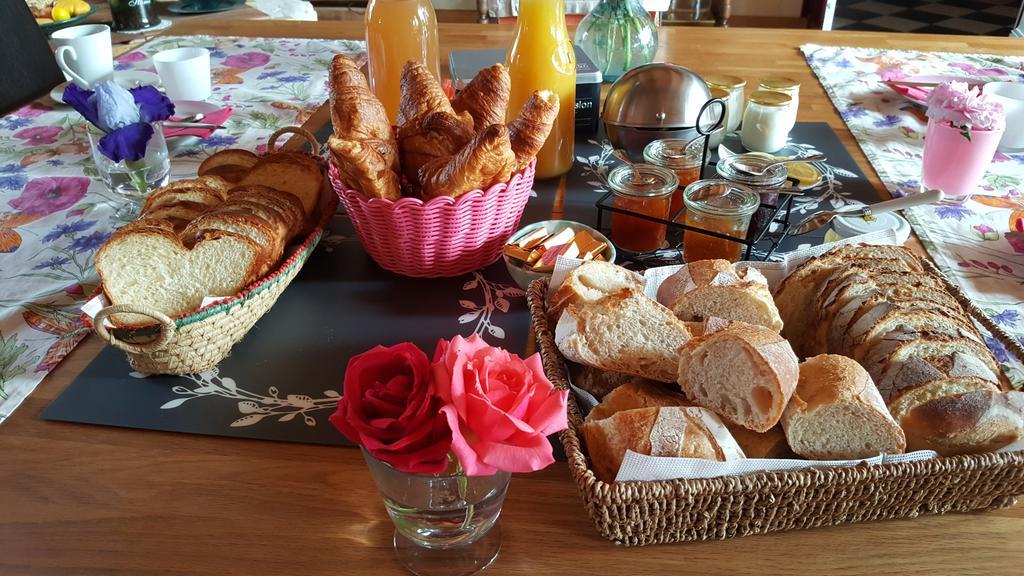 Bed and Breakfast Le Logis De La Poupeliere Vouhé Esterno foto
