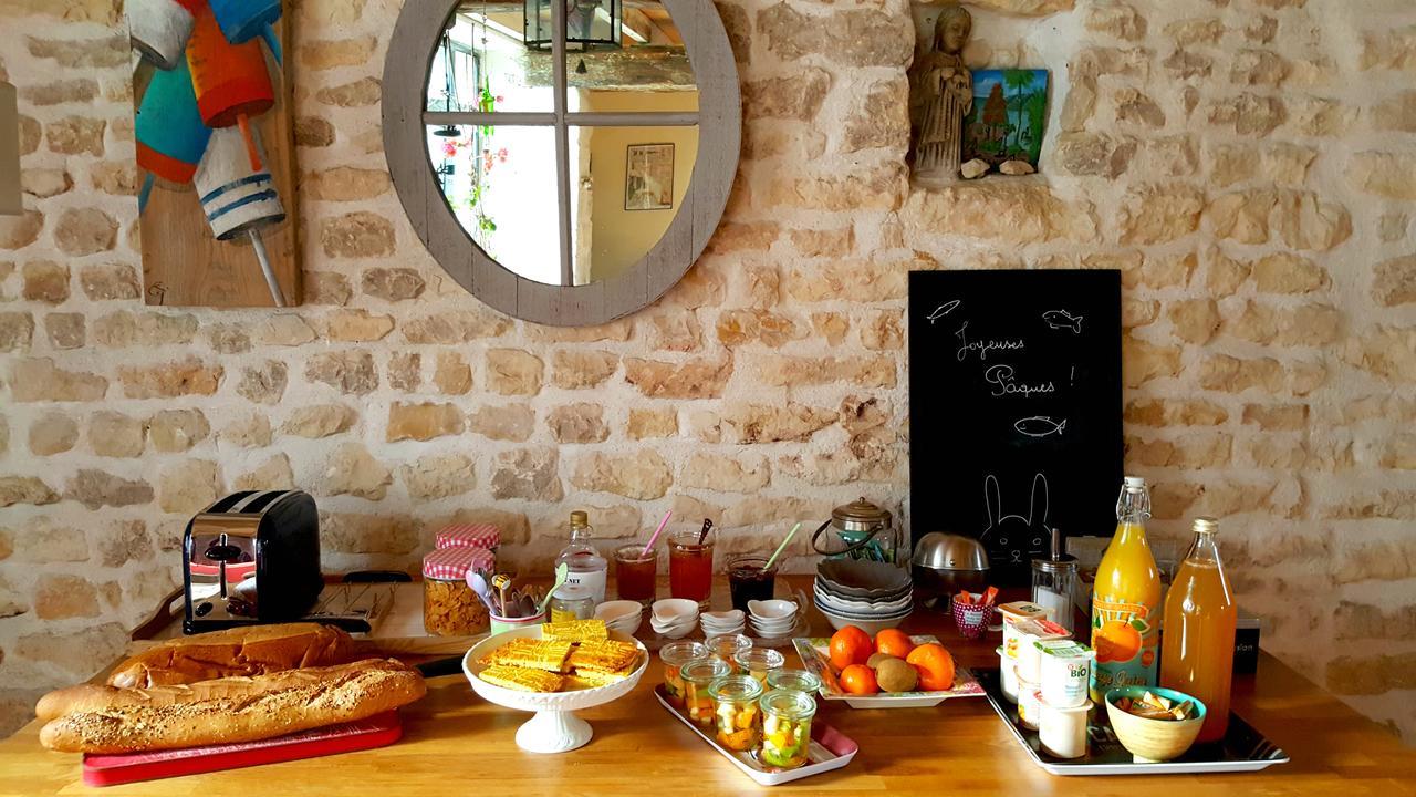 Bed and Breakfast Le Logis De La Poupeliere Vouhé Esterno foto